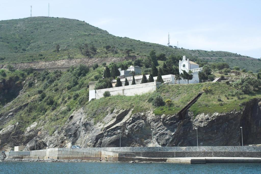 Hostal Juventus Portbou Exteriör bild