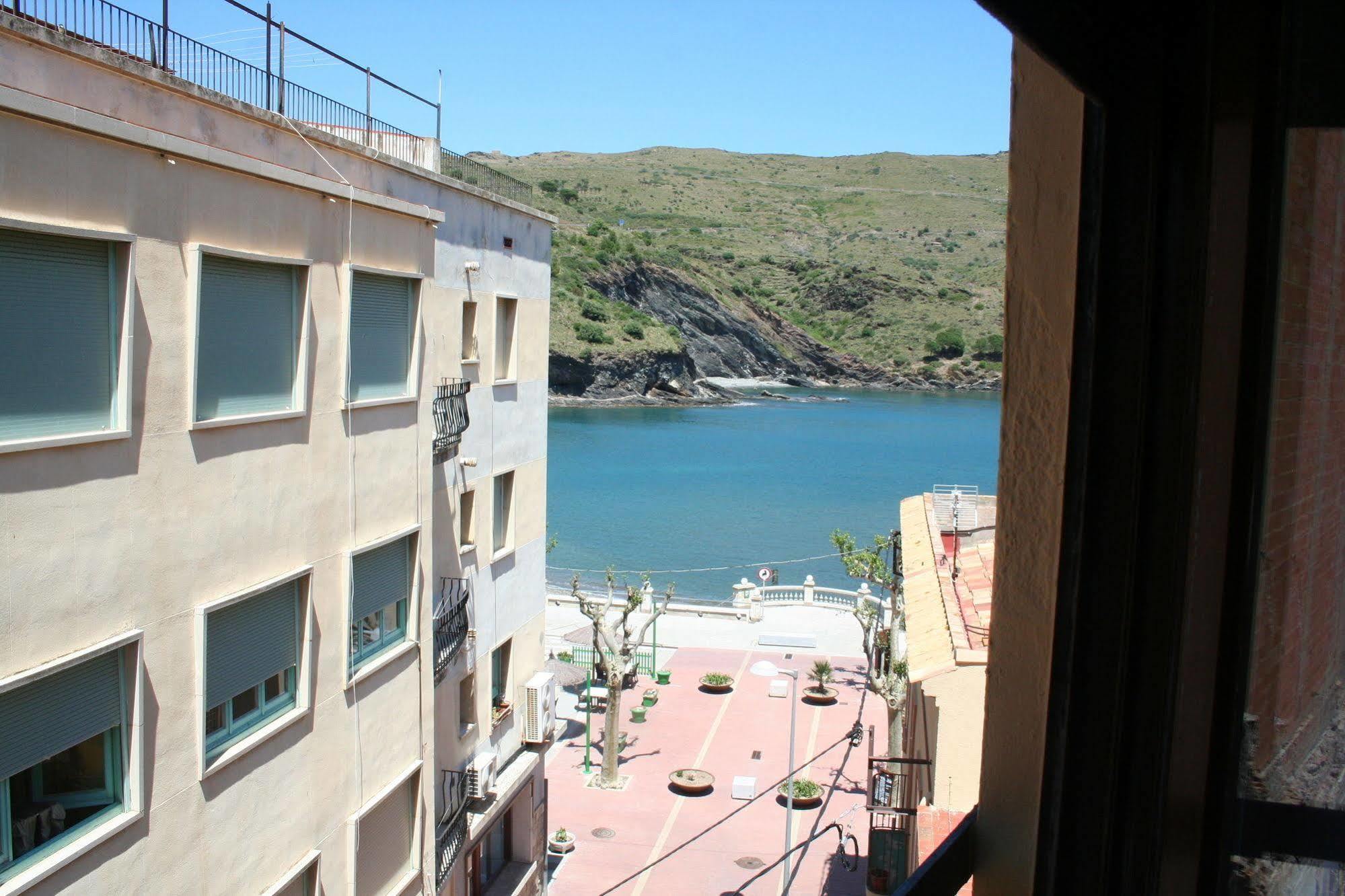 Hostal Juventus Portbou Exteriör bild